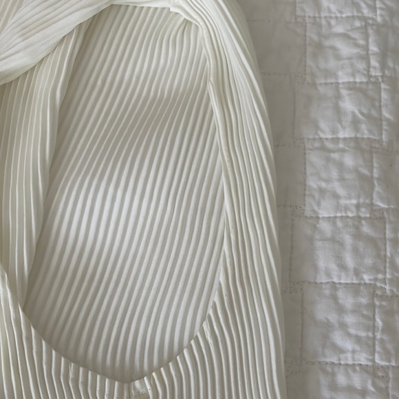 Aritzia Tank - Picture 7 of 9